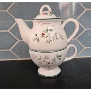 Vintage Pfaltzgraff Winter Berry Holiday Christmas Individual Teapot W/Cup